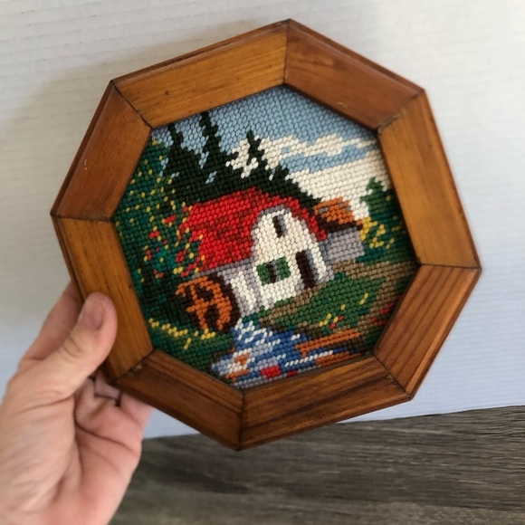 Vtg Rustic Octagonal Needlepoint Wall Art - Picture 13 of 13